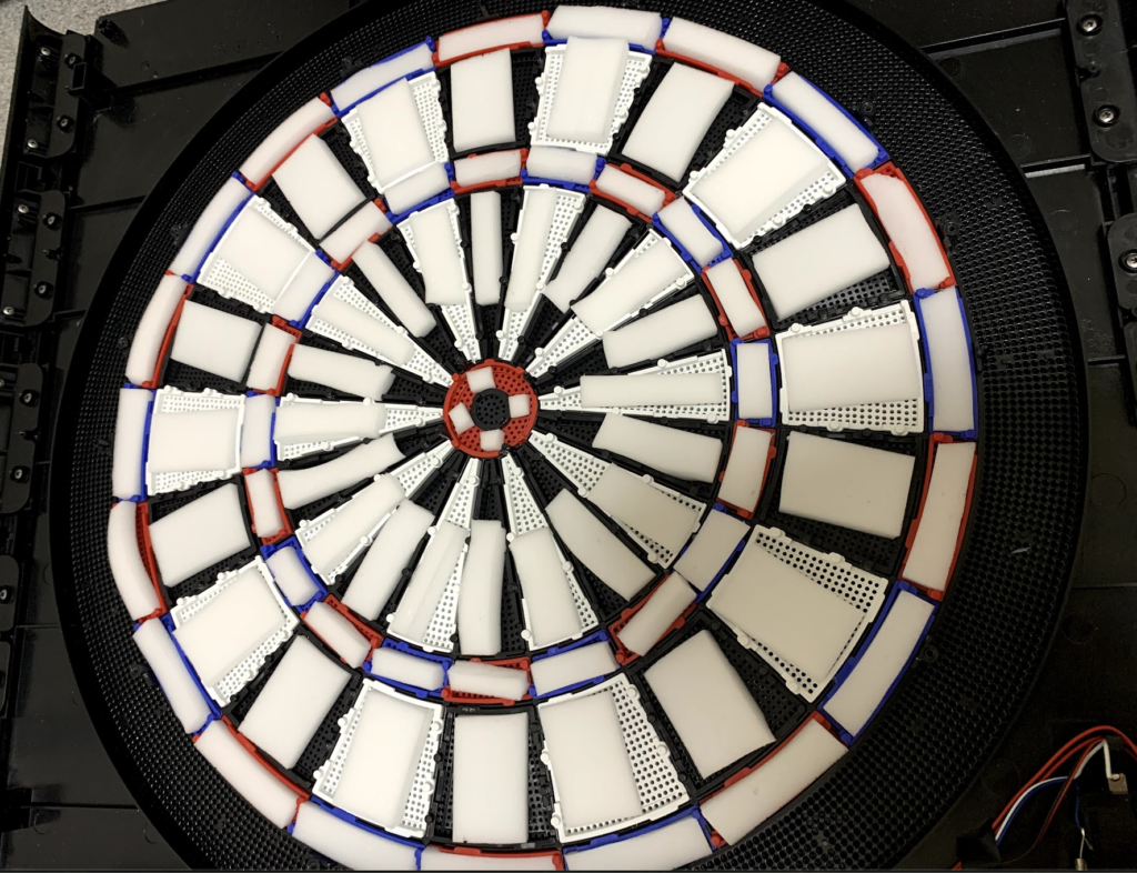 ダーツライブ200Sに音吸収スポンジを入れた画像